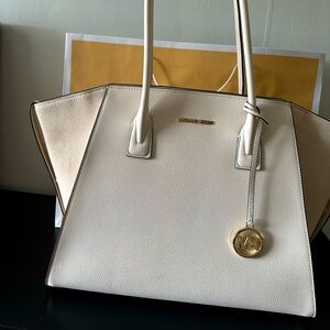 Michael Kors Avril Extra-Lg Leather Top-Zip Tote Bag